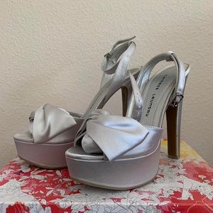 Chinese Laundry Platforms